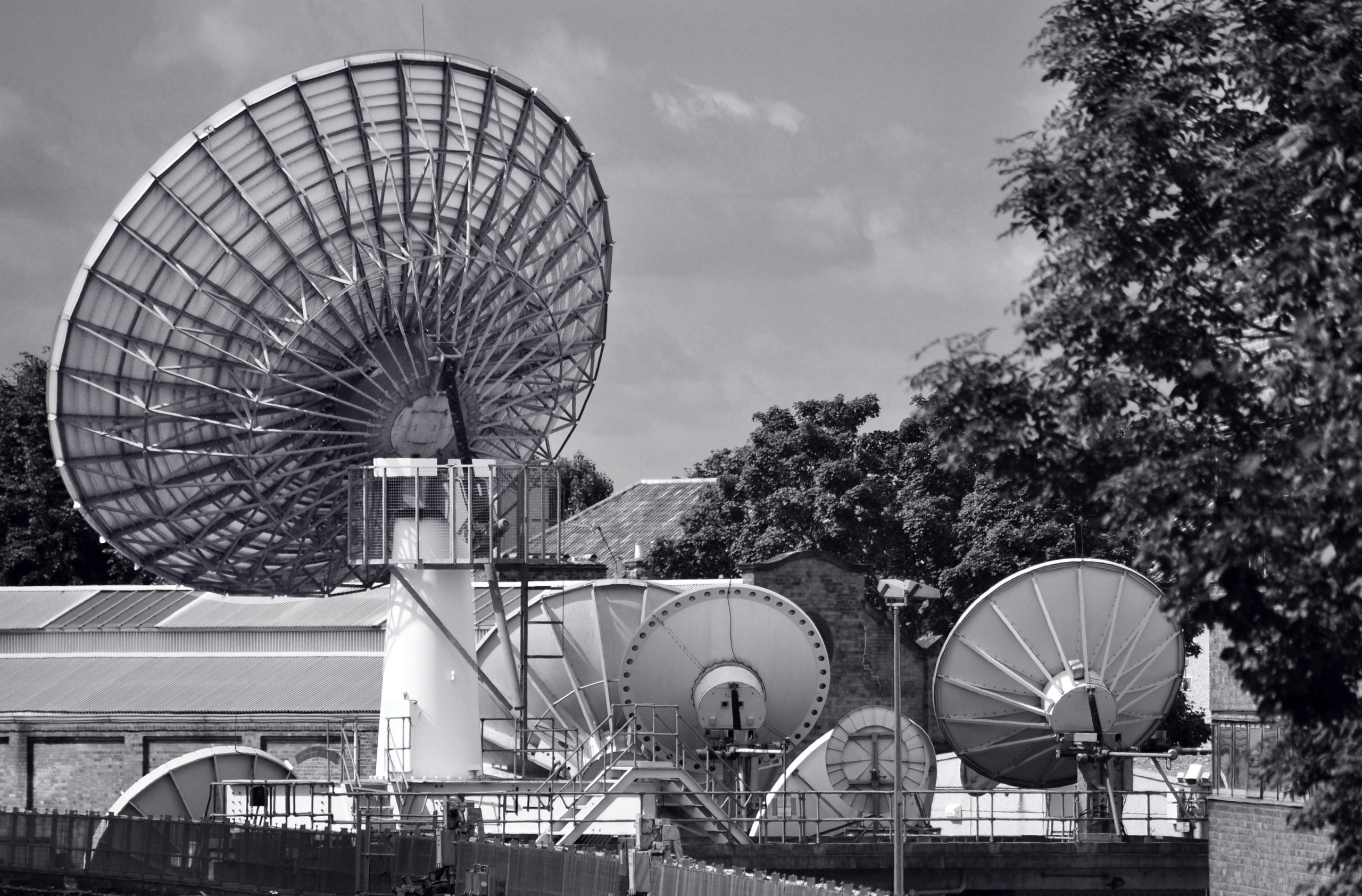 Launching NTN and D2D Services: Navigating the End-to-End Satellite Value Chain